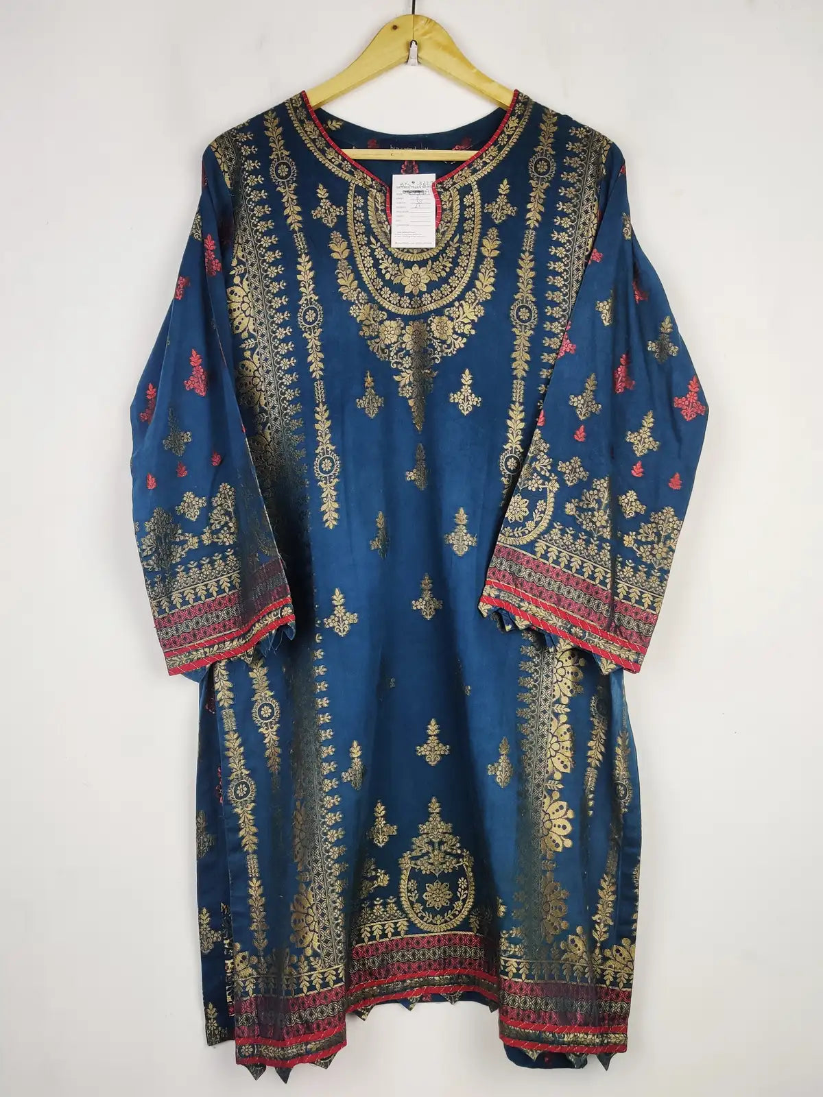 Buy online pre-used pre-loved 100% authentic & Original branded Bin Saeed (BK-3622) available in Pakistan. Top international brands avilable.