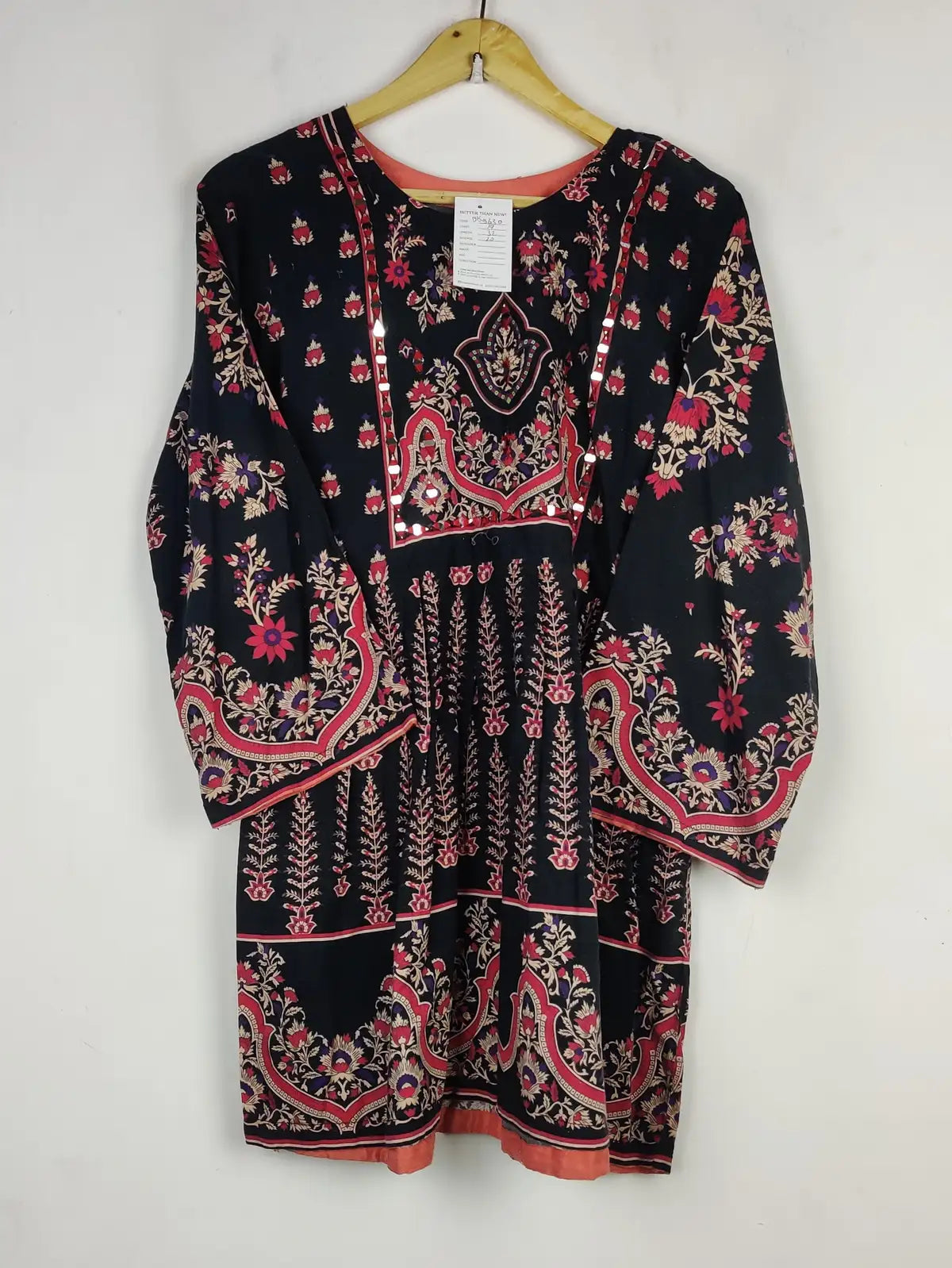 Buy online pre-used pre-loved 100% authentic & Original branded Unknown Brand (BK-3630) available in Pakistan. Top international brands avilable.