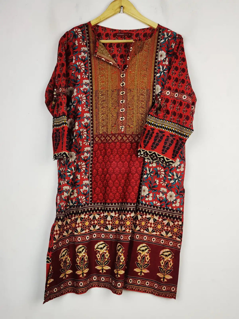 Buy online pre-used pre-loved 100% authentic & Original branded Khaadi (BK-3687) available in Pakistan. Top international brands avilable.