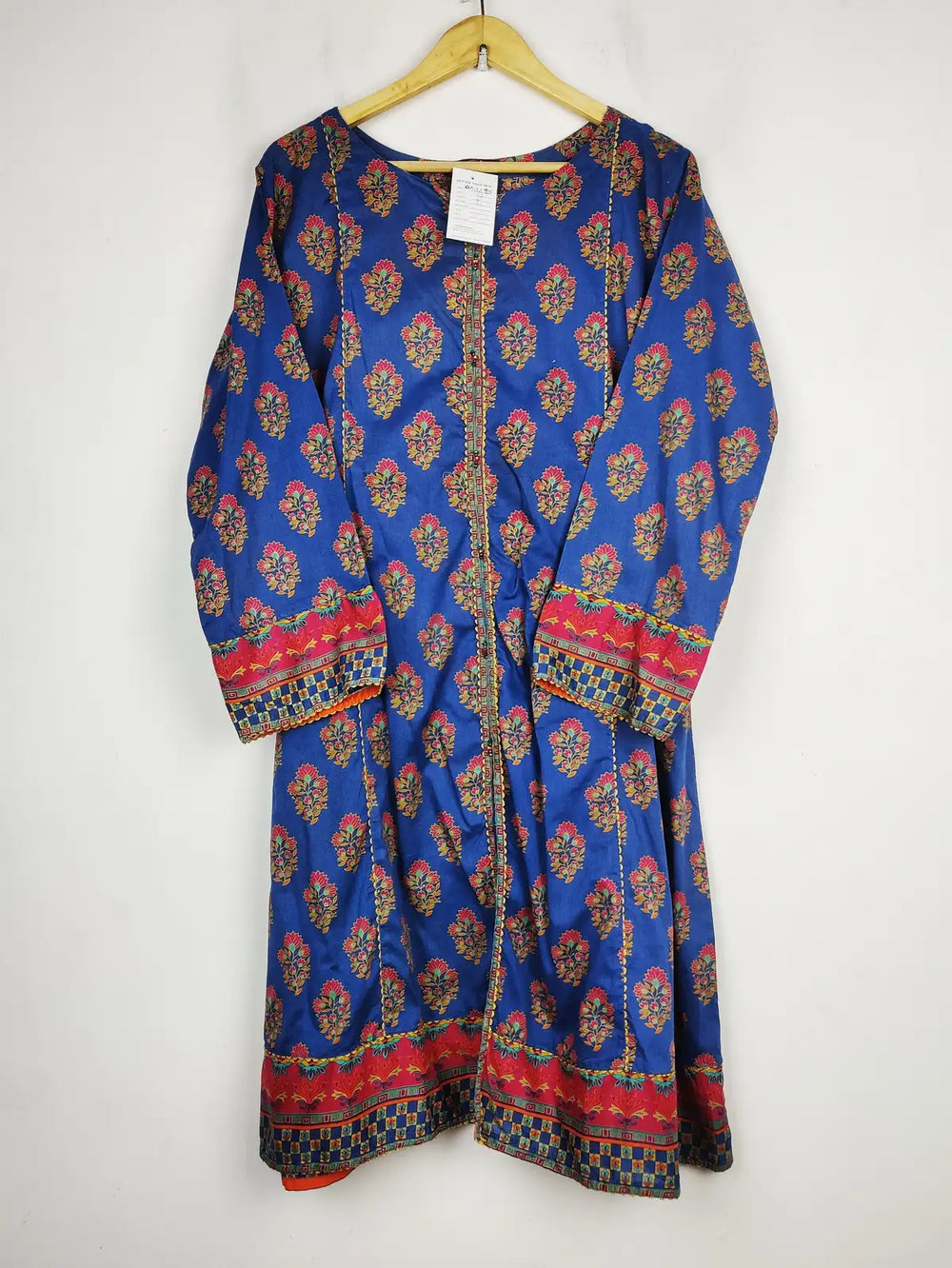 Buy online pre-used pre-loved 100% authentic & Original branded Bin Saeed (BK-3695) available in Pakistan. Top international brands avilable.