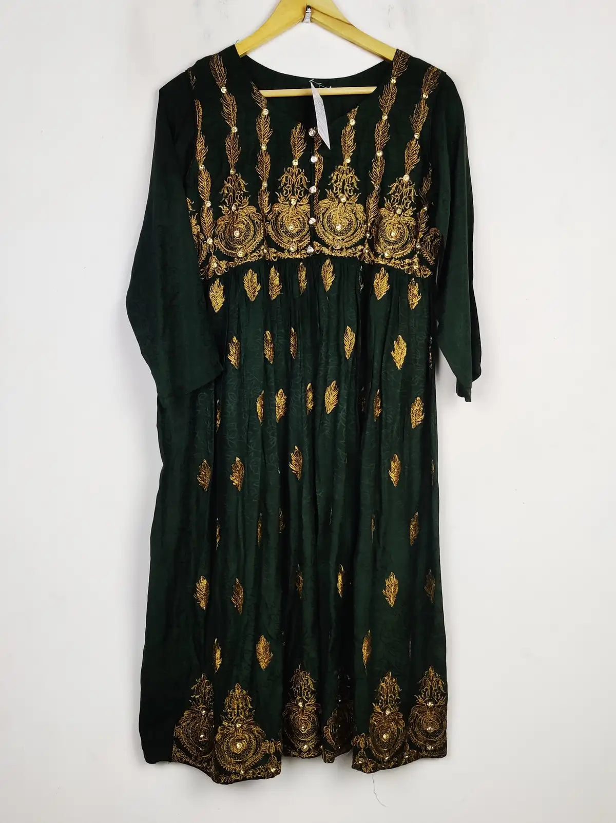Buy online pre-used pre-loved 100% authentic & Original branded Unknown Brand (BK-3730) available in Pakistan. Top international brands avilable.