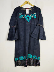 Buy online pre-used pre-loved 100% authentic & Original branded Simrans (BK-3763) available in Pakistan. Top international brands avilable.