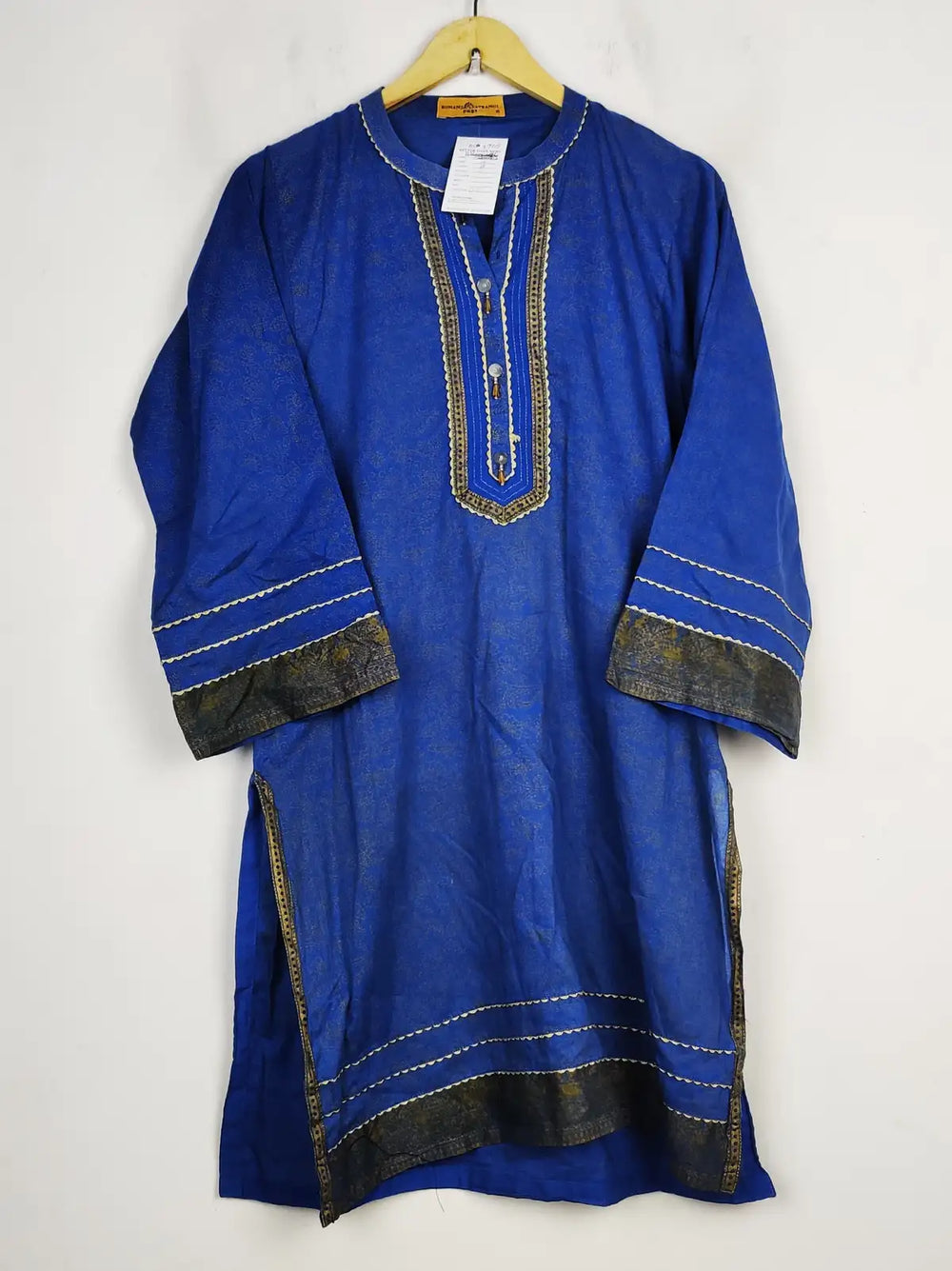 Buy online pre-used pre-loved 100% authentic & Original branded Bonanza Satrangi (BK-3765) available in Pakistan. Top international brands avilable.