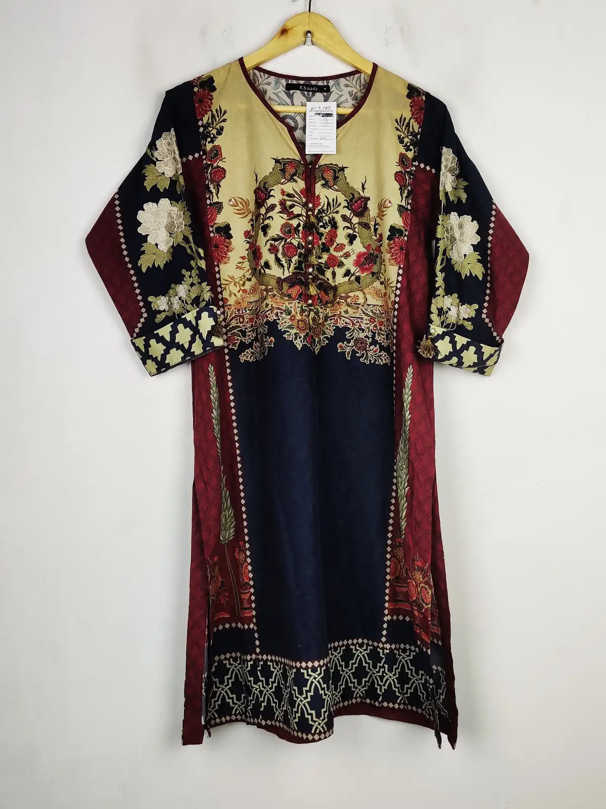 Buy online pre-used pre-loved 100% authentic & Original branded Khaadi (BK-3813) available in Pakistan. Top international brands avilable.