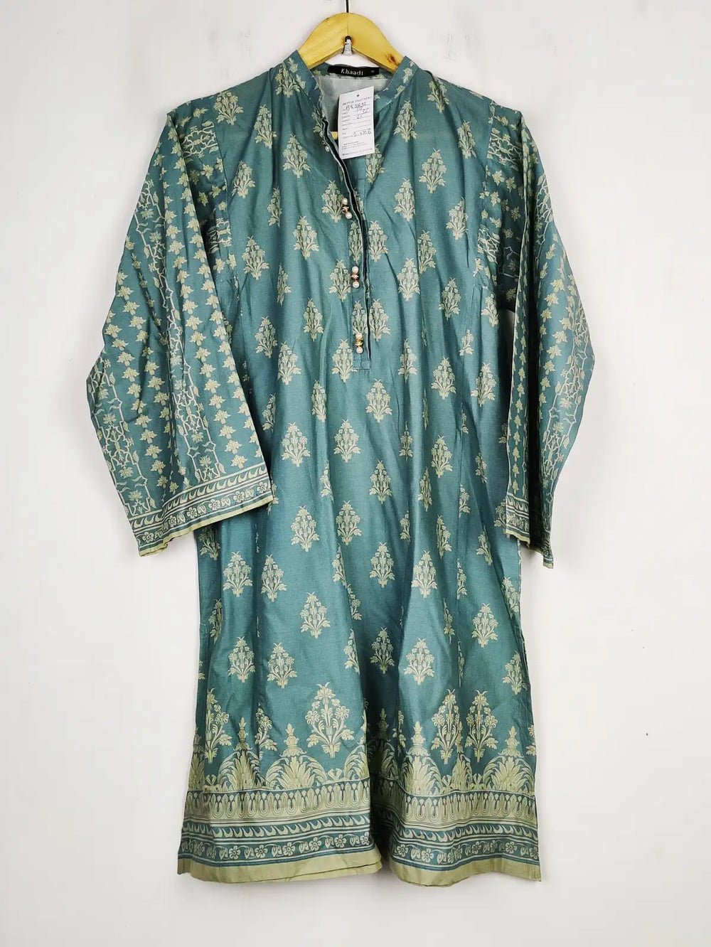 Buy online pre-used pre-loved 100% authentic & Original branded Khaadi (BK-3832) available in Pakistan. Top international brands avilable.