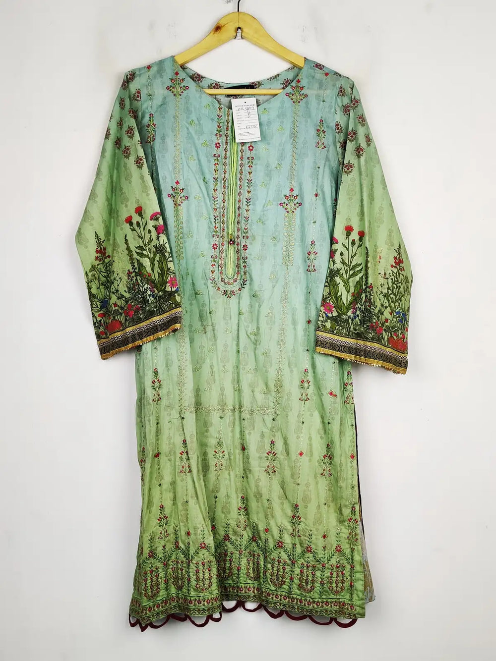 Buy online pre-used pre-loved 100% authentic & Original branded Bin Saeed (BK-3847) available in Pakistan. Top international brands avilable.