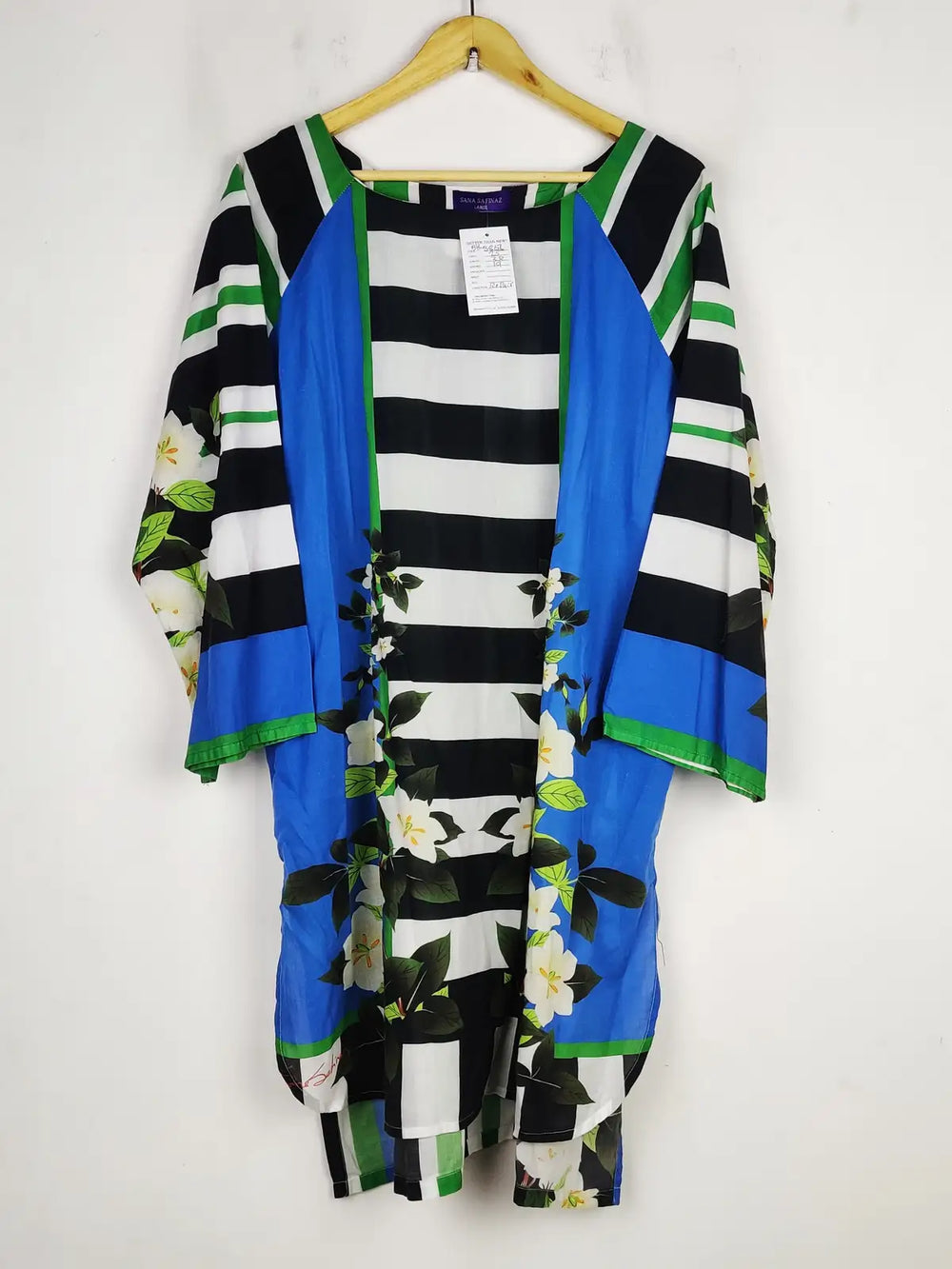 Buy online pre-used pre-loved 100% authentic & Original branded Unknown Brand (BK-3862) available in Pakistan. Top international brands avilable.