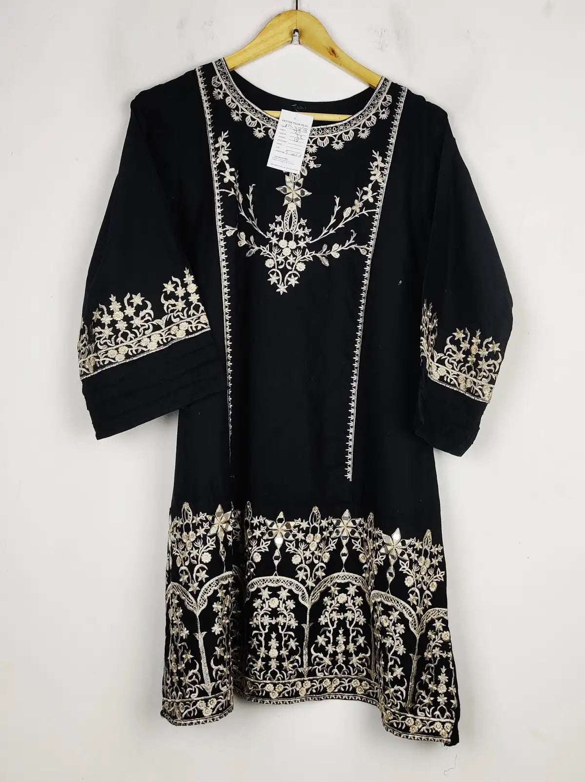Buy online pre-used pre-loved 100% authentic & Original branded Unknown Brand (BK-3878) available in Pakistan. Top international brands avilable.