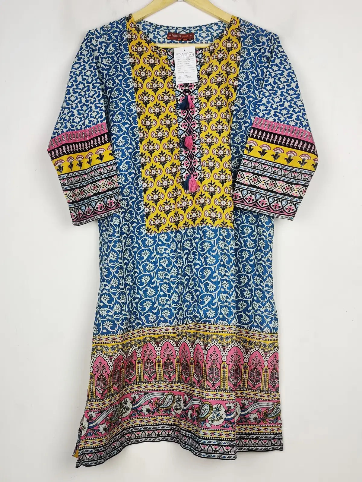 Buy online pre-used pre-loved 100% authentic & Original branded Khaadi (BK-3909) available in Pakistan. Top international brands avilable.