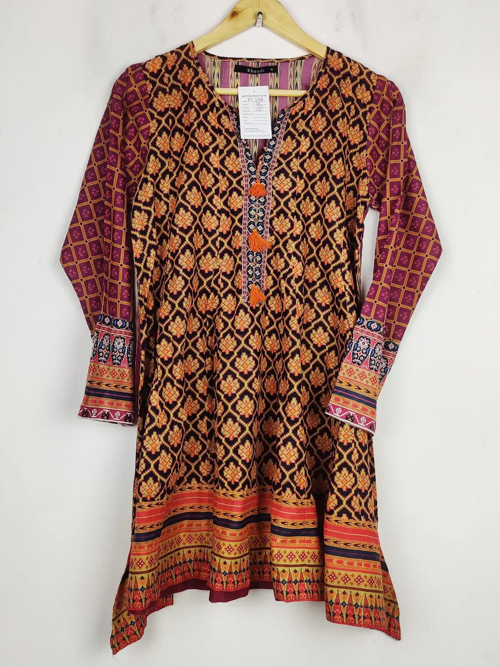 Buy online pre-used pre-loved 100% authentic & Original branded Khaadi (BK-3916) available in Pakistan. Top international brands avilable.