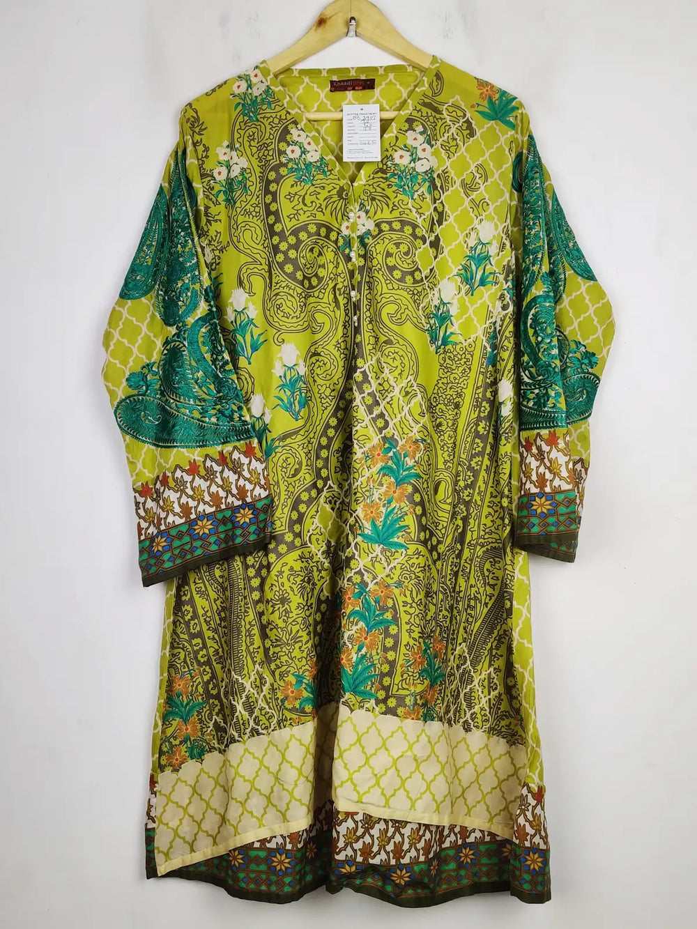 Buy online pre-used pre-loved 100% authentic & Original branded Khaadi (BK-3917) available in Pakistan. Top international brands avilable.