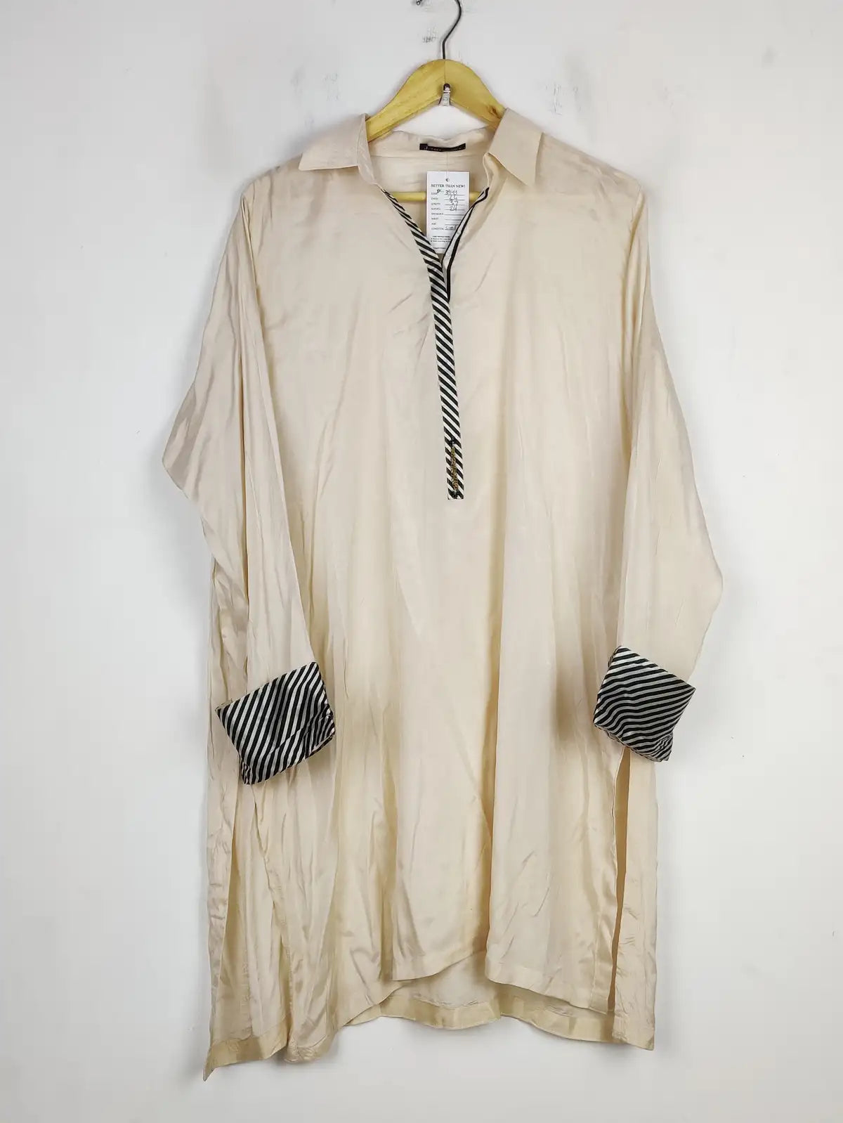 Buy online pre-used pre-loved 100% authentic & Original branded J. (BK-3944) available in Pakistan. Top international brands avilable.