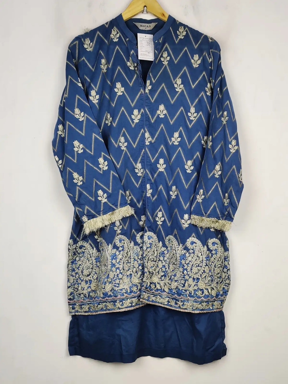 Buy online pre-used pre-loved 100% authentic & Original branded Maria B. (BK-4095) available in Pakistan. Top international brands avilable.
