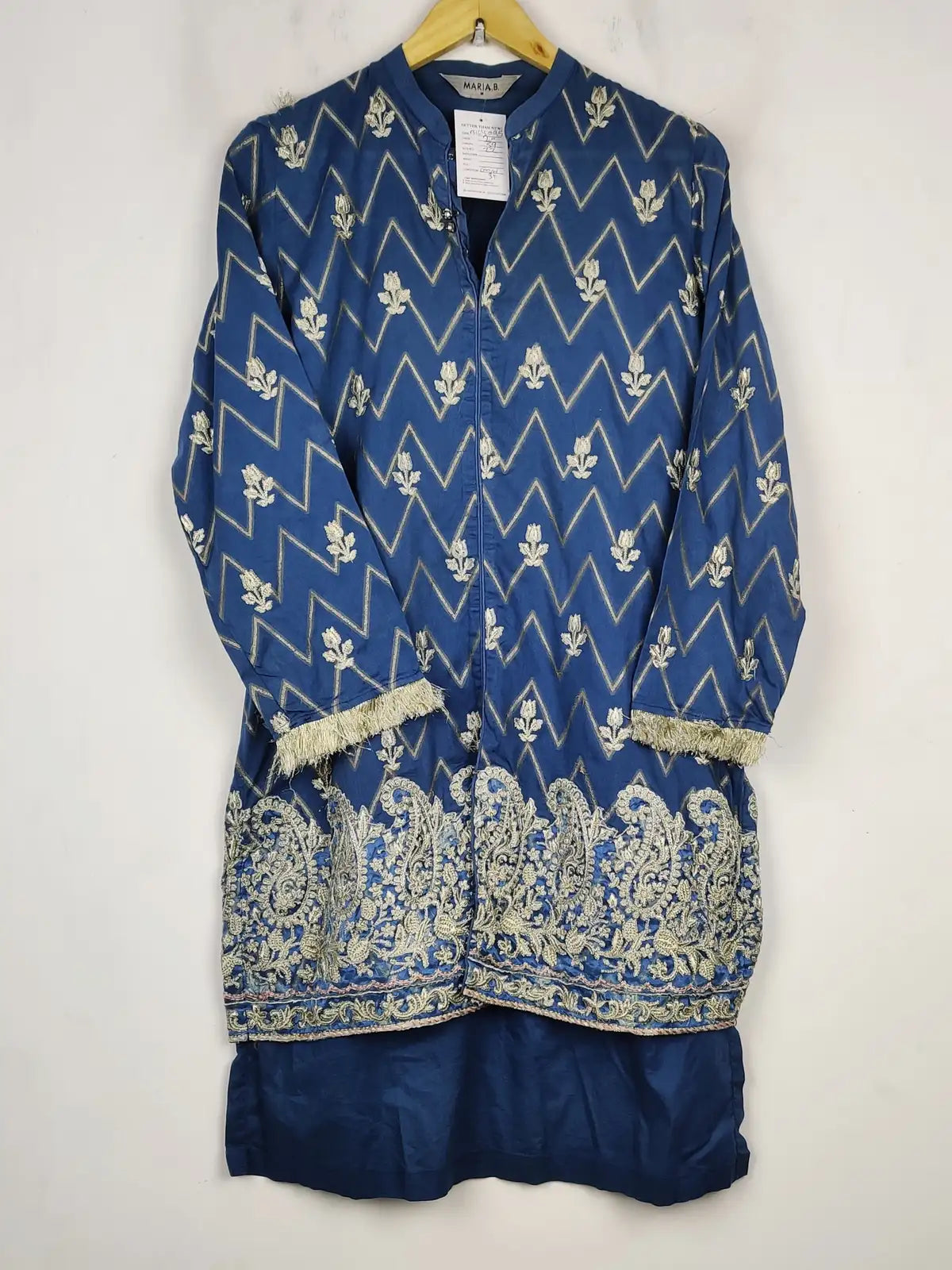 Buy online pre-used pre-loved 100% authentic & Original branded Maria B. (BK-4095) available in Pakistan. Top international brands avilable.