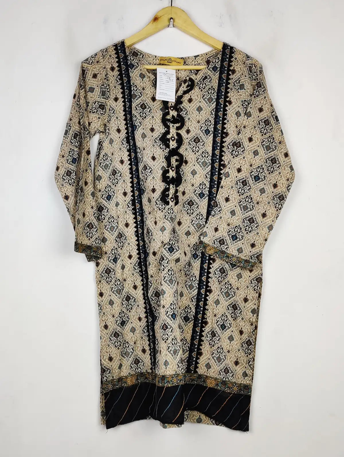 Buy online pre-used pre-loved 100% authentic & Original branded Bonanza Satrangi (BK-4120) available in Pakistan. Top international brands avilable.