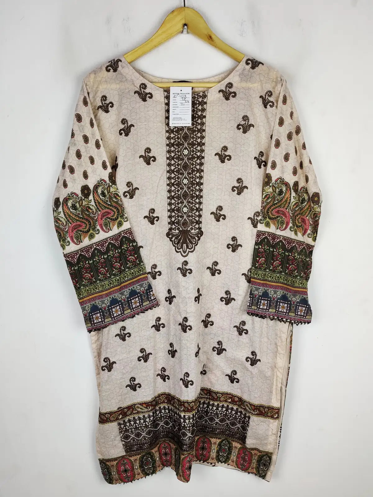 Buy online pre-used pre-loved 100% authentic & Original branded Zanaan (BK-4138) available in Pakistan. Top international brands avilable.
