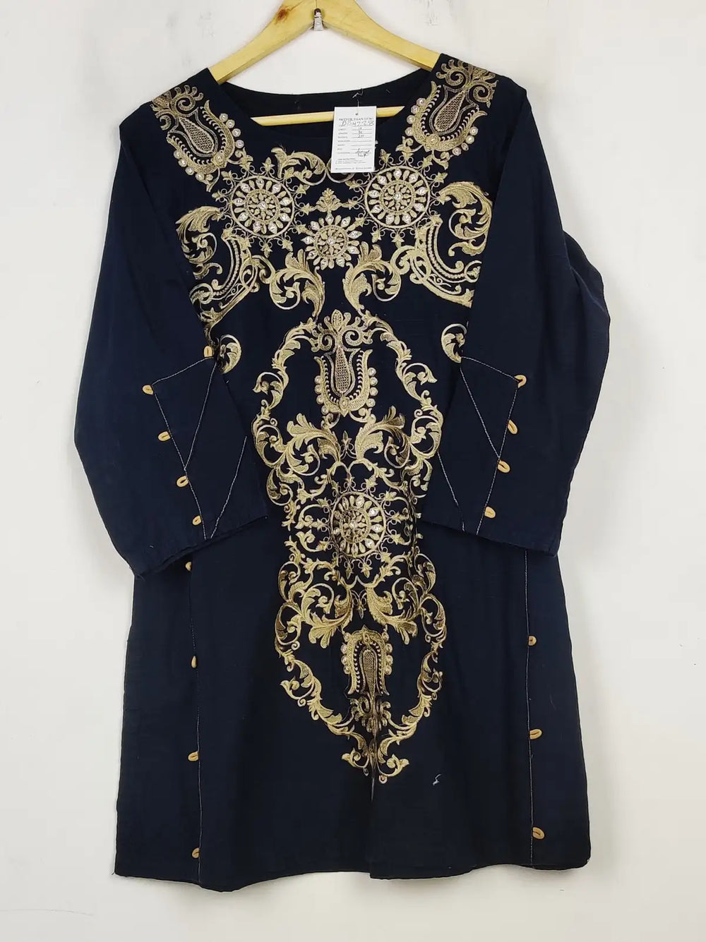 Buy online pre-used pre-loved 100% authentic & Original branded Unknown Brand (BK-4228) available in Pakistan. Top international brands avilable.
