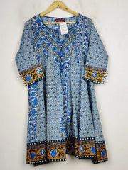 Buy online pre-used pre-loved 100% authentic & Original branded Khaadi (BK-4241) available in Pakistan. Top international brands avilable.