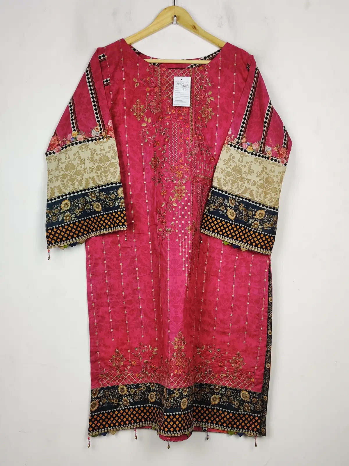 Buy online pre-used pre-loved 100% authentic & Original branded Bin Saeed (BK-4307) available in Pakistan. Top international brands avilable.