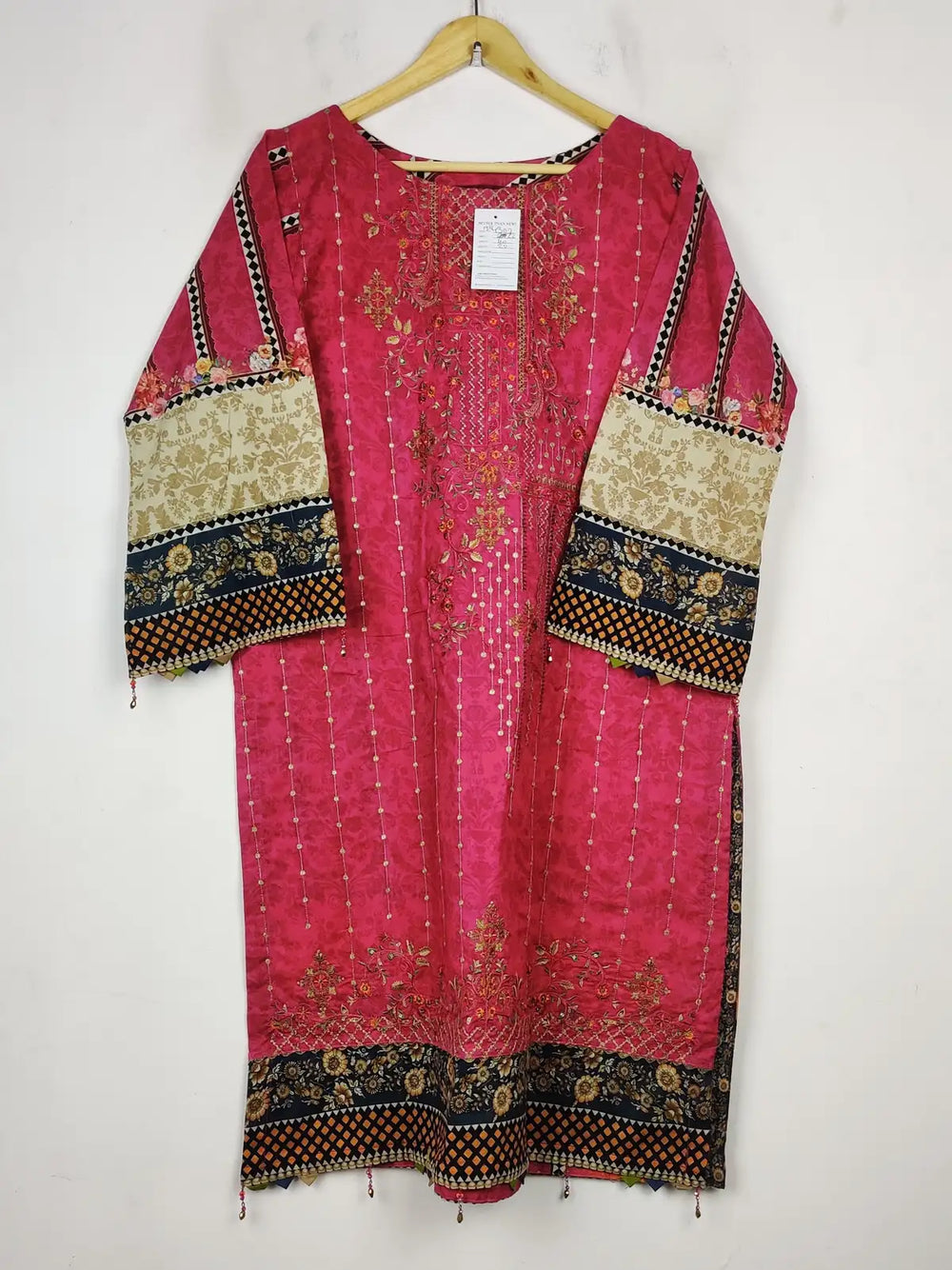 Buy online pre-used pre-loved 100% authentic & Original branded Bin Saeed (BK-4307) available in Pakistan. Top international brands avilable.
