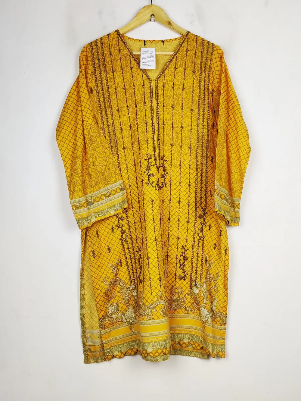 Buy online pre-used pre-loved 100% authentic & Original branded Unknown Brand (BK-4369) available in Pakistan. Top international brands avilable.