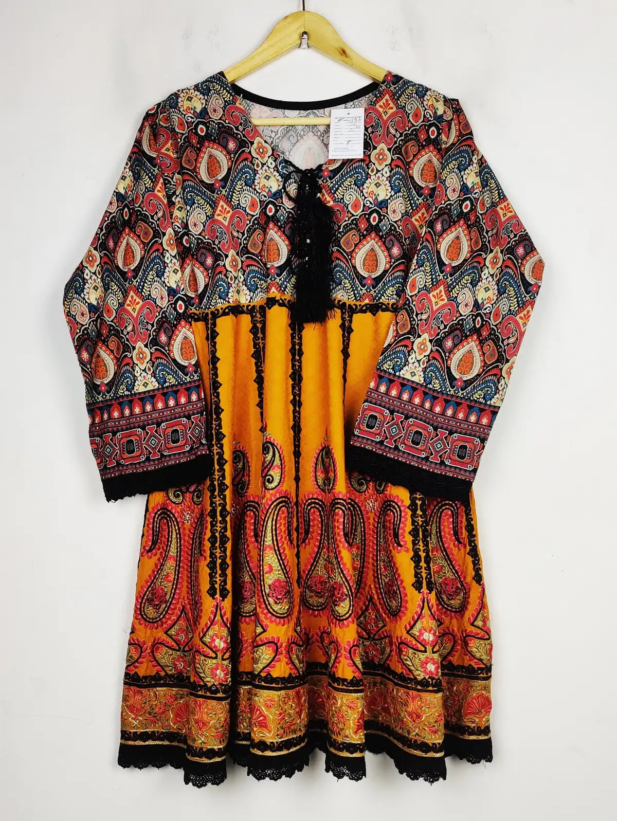 Buy online pre-used pre-loved 100% authentic & Original branded Unknown Brand (BK-4386) available in Pakistan. Top international brands avilable.