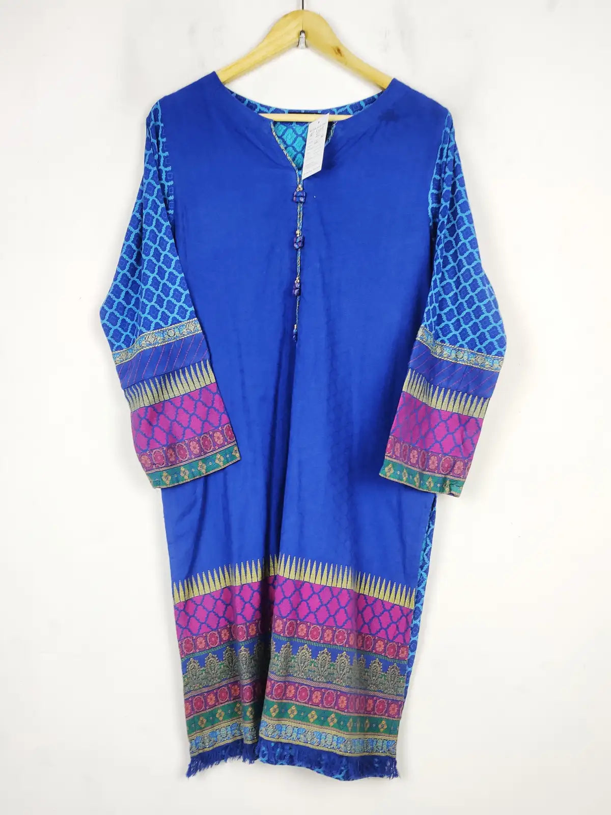 Buy online pre-used pre-loved 100% authentic & Original branded J. Pret (BK-4409) available in Pakistan. Top international brands avilable.