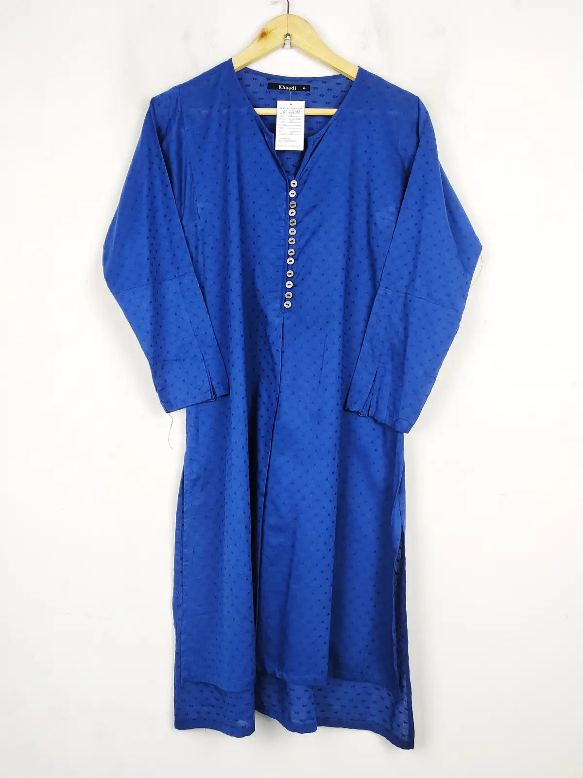 Buy online pre-used pre-loved 100% authentic & Original branded Khaadi (BK-4413) available in Pakistan. Top international brands avilable.