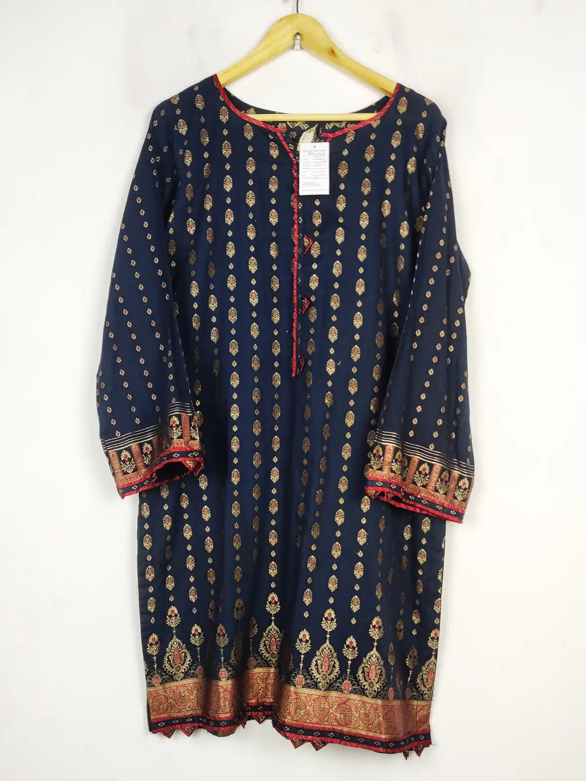 Buy online pre-used pre-loved 100% authentic & Original branded Bin Saeed (BK-4416) available in Pakistan. Top international brands avilable.