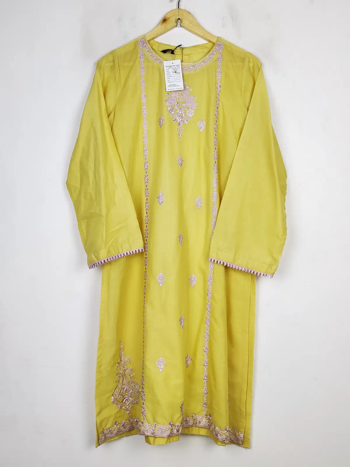 Buy online pre-used pre-loved 100% authentic & Original branded Sapphire (BK-4427) available in Pakistan. Top international brands avilable.