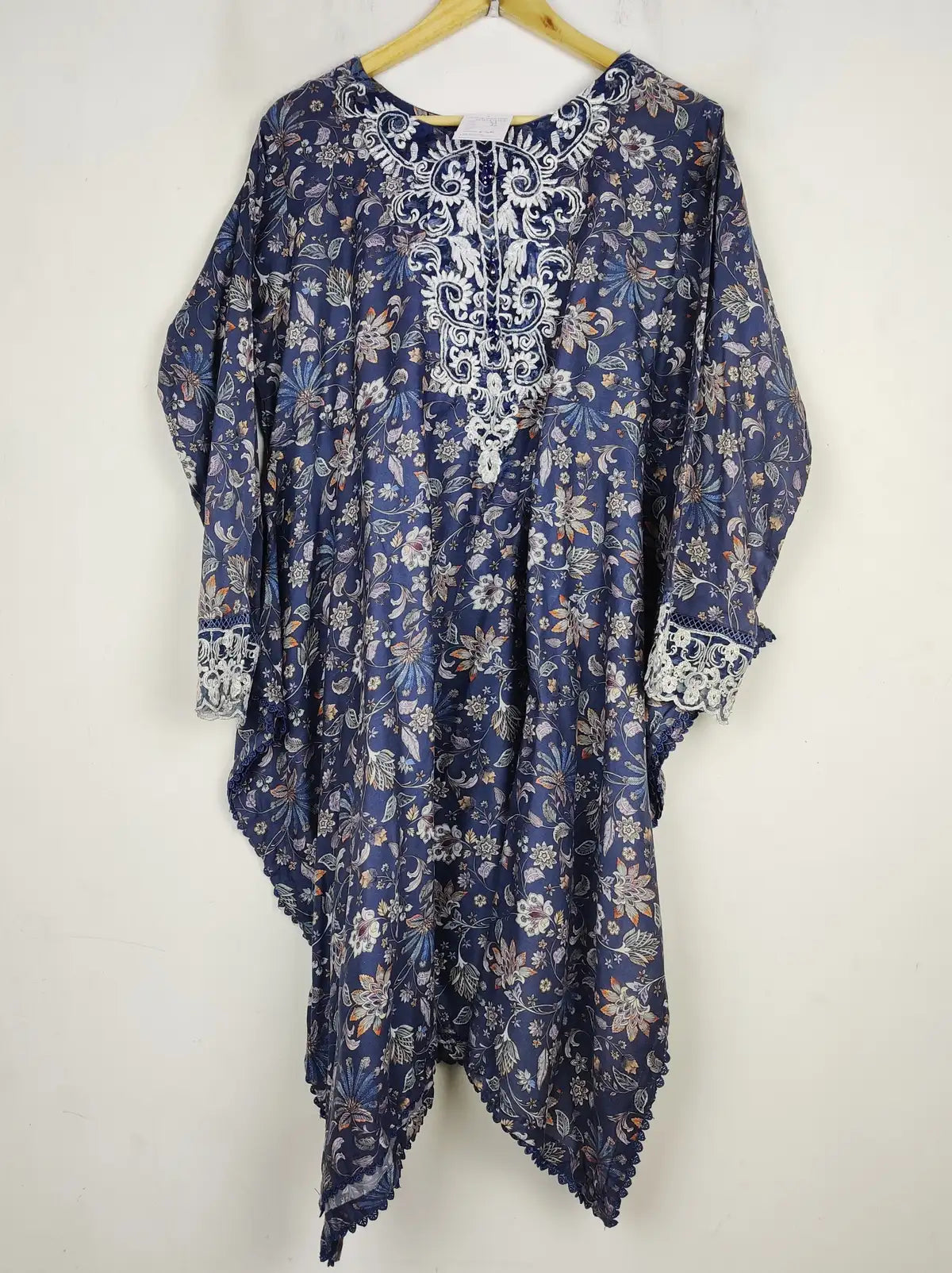 Buy online pre-used pre-loved 100% authentic & Original branded Rangz (BK-4446) available in Pakistan. Top international brands avilable.