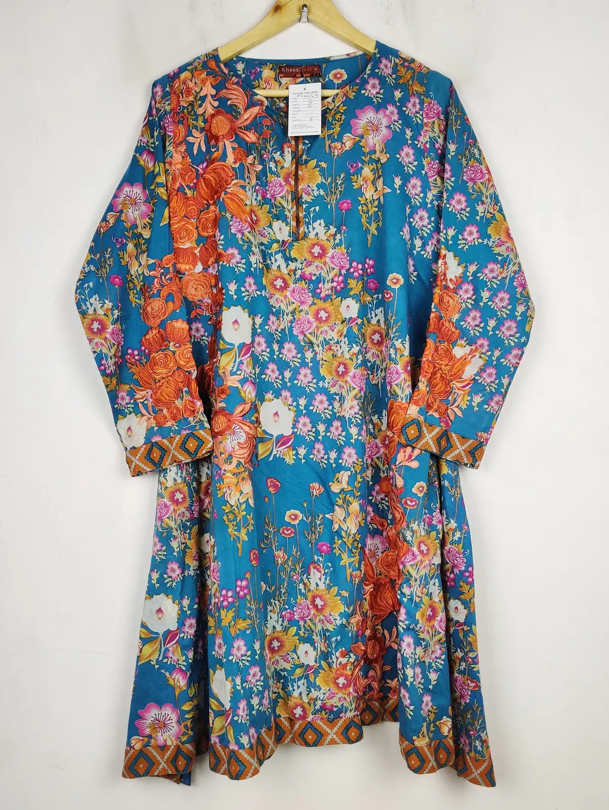 Buy online pre-used pre-loved 100% authentic & Original branded Khaadi (BK-4449) available in Pakistan. Top international brands avilable.