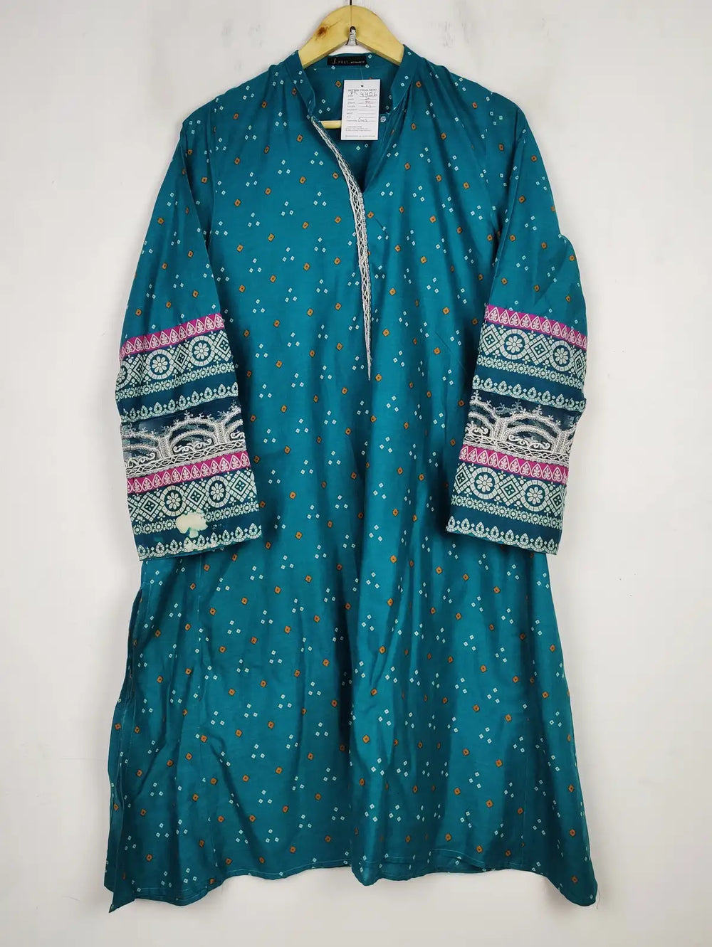 Buy online pre-used pre-loved 100% authentic & Original branded J. Pret (BK-4456) available in Pakistan. Top international brands avilable.