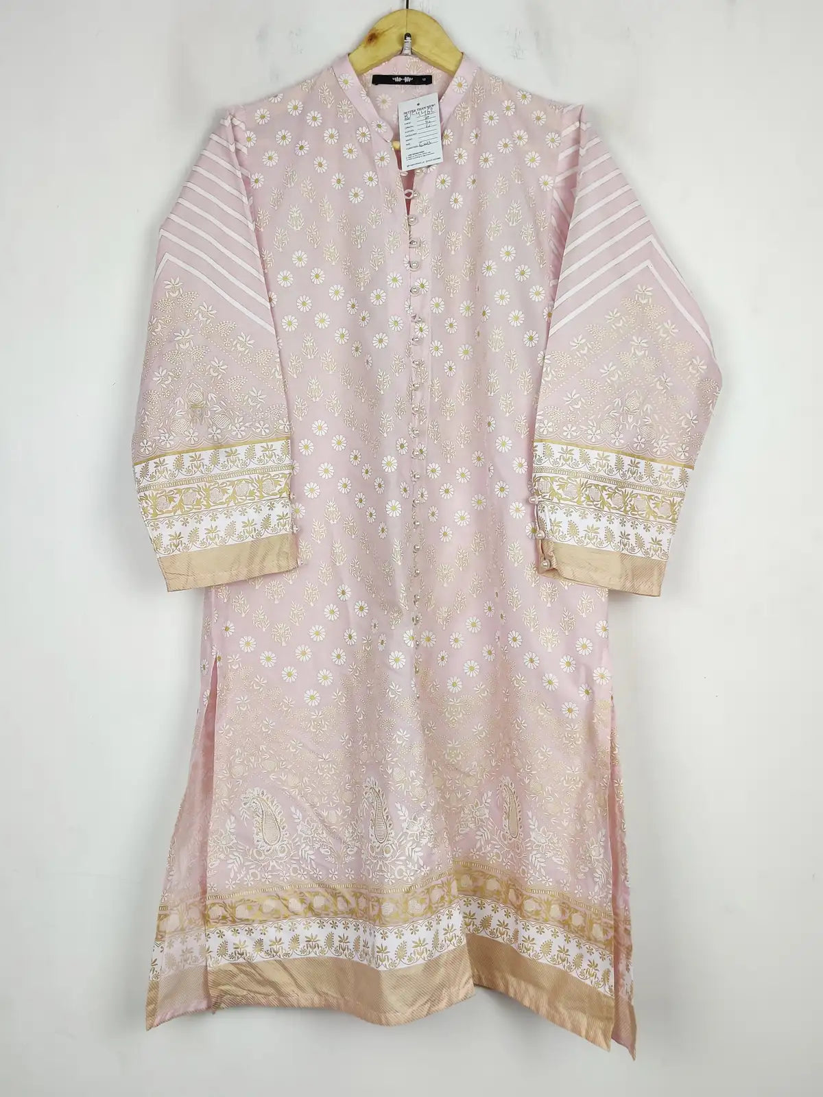 Buy online pre-used pre-loved 100% authentic & Original branded Khaadi (BK-4462) available in Pakistan. Top international brands avilable.