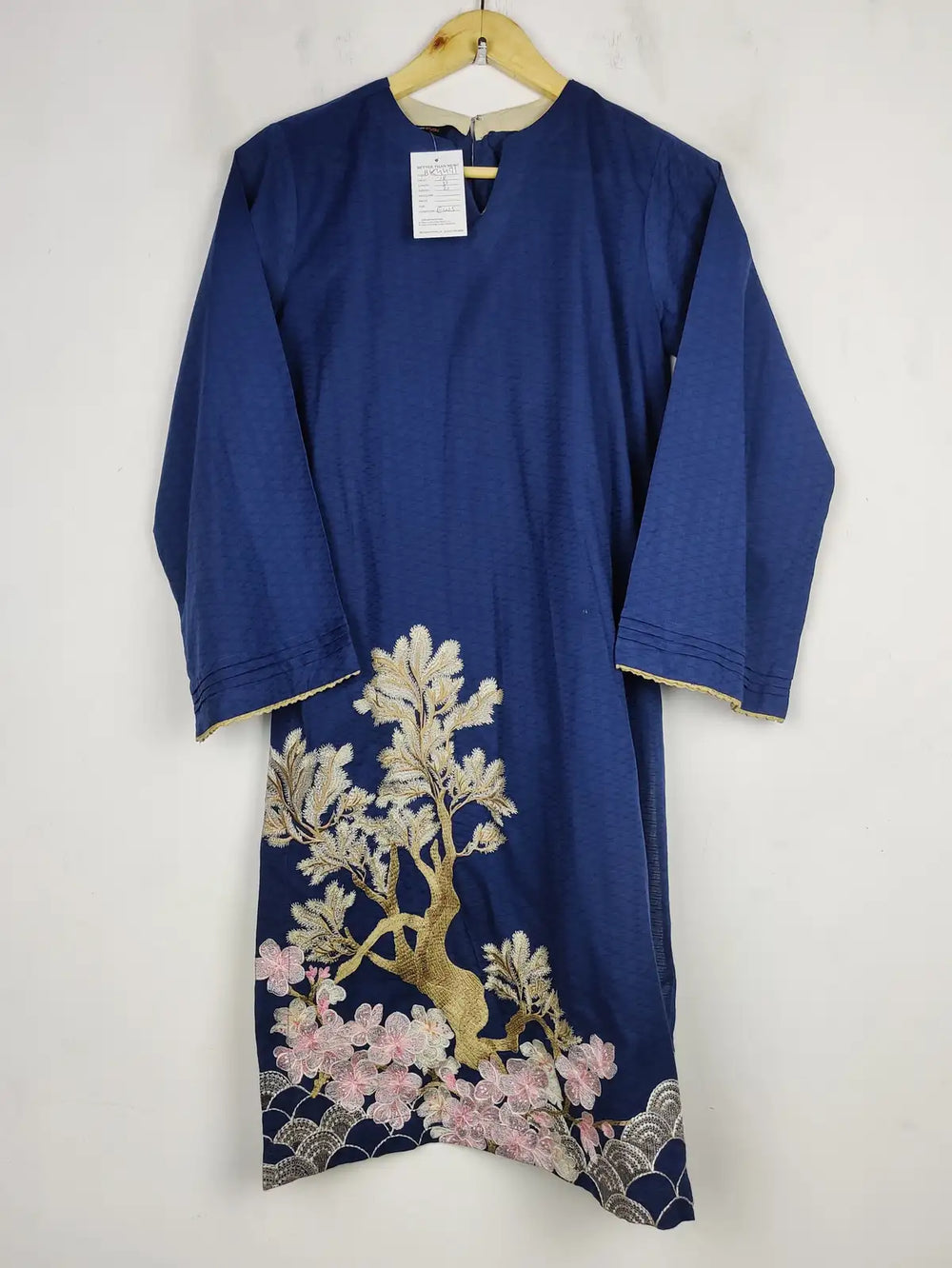 Buy online pre-used pre-loved 100% authentic & Original branded Alkaram (BK-4471) available in Pakistan. Top international brands avilable.