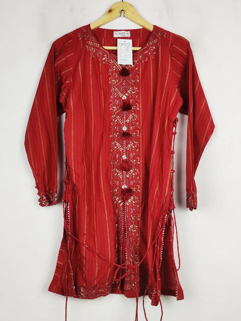 Buy online pre-used pre-loved 100% authentic & Original branded Sohaye (BK-4472) available in Pakistan. Top international brands avilable.