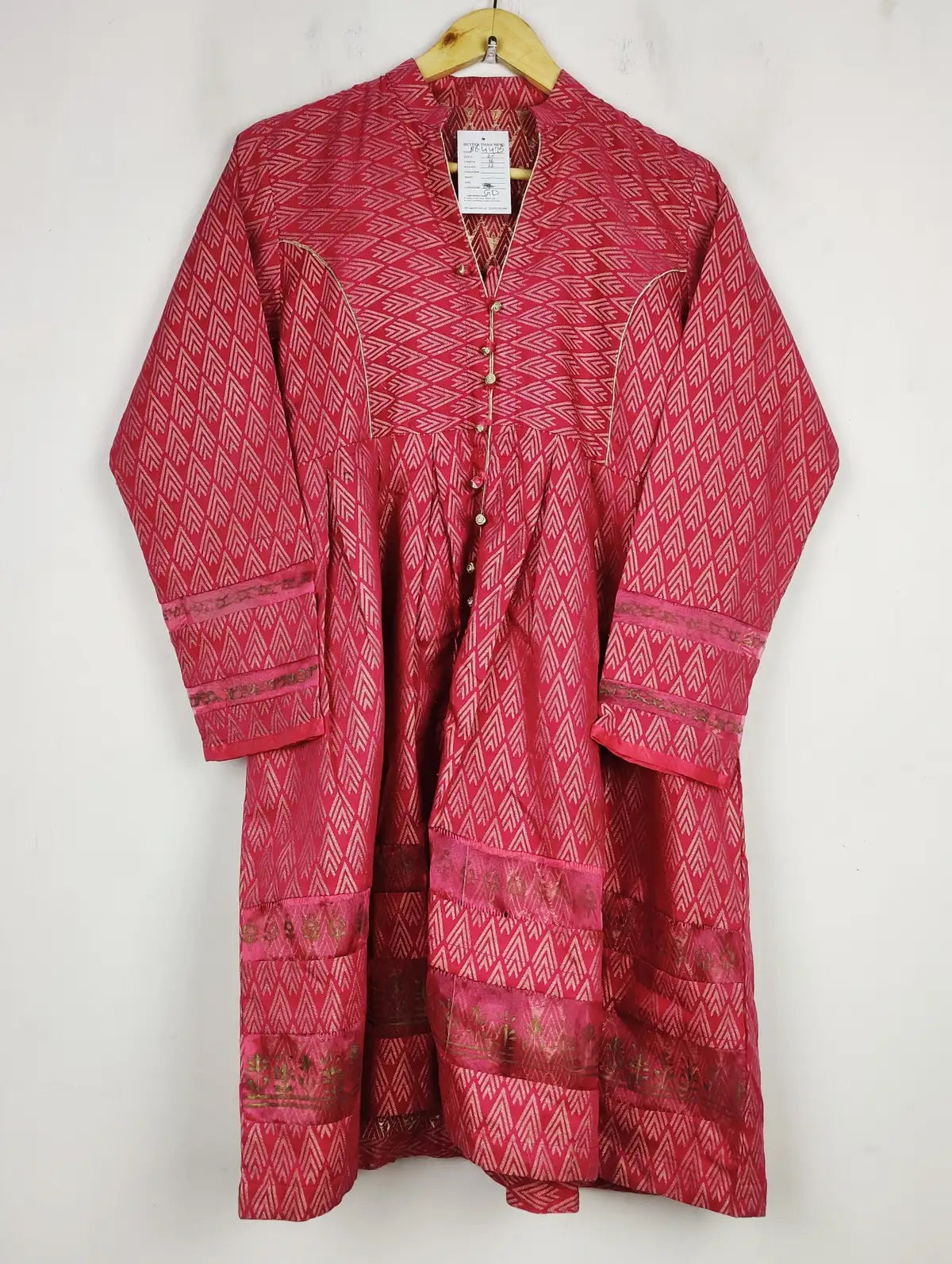 Buy online pre-used pre-loved 100% authentic & Original branded Unknown Brand (BK-4475) available in Pakistan. Top international brands avilable.