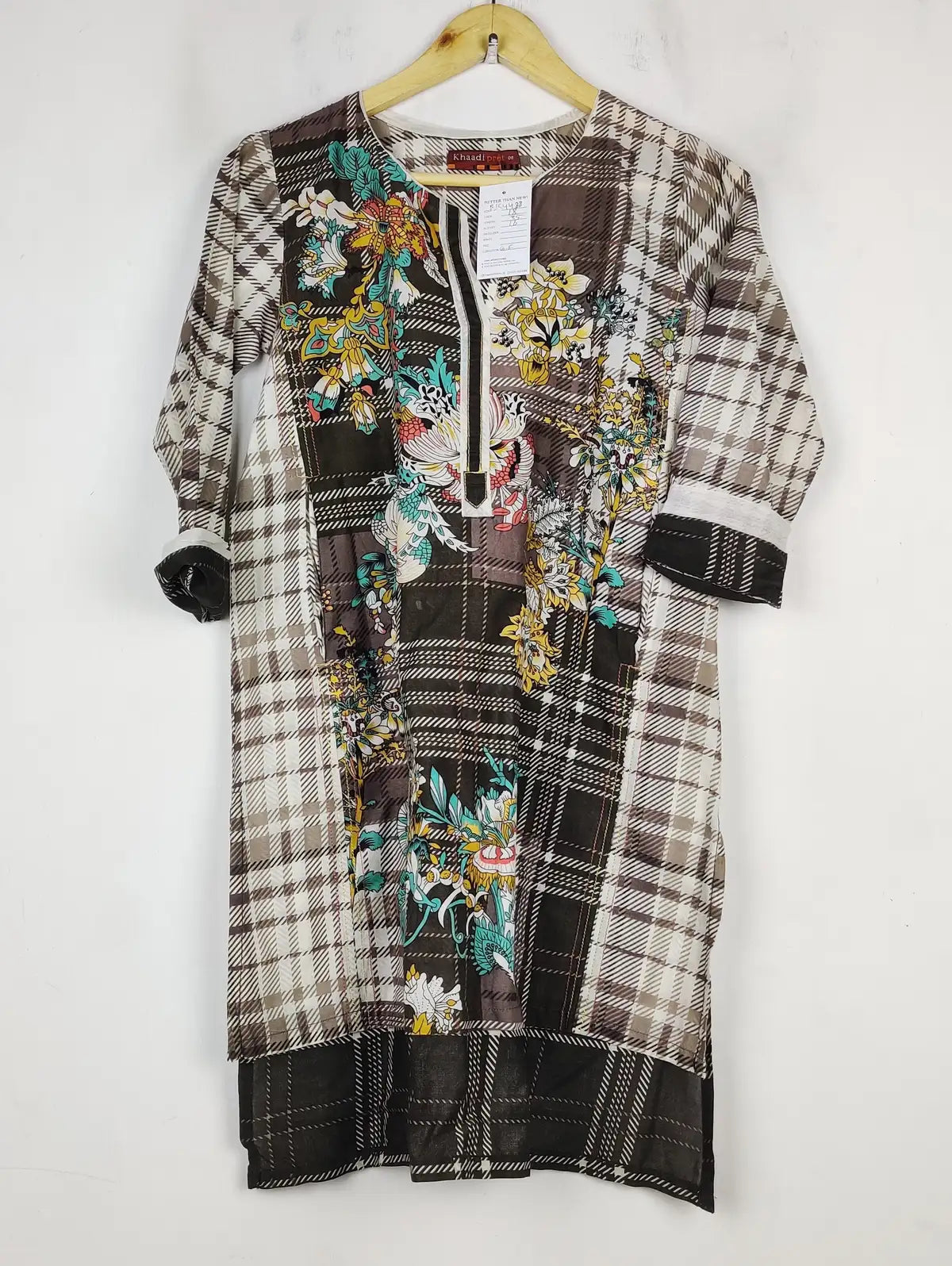 Buy online pre-used pre-loved 100% authentic & Original branded Khaadi (BK-4488) available in Pakistan. Top international brands avilable.