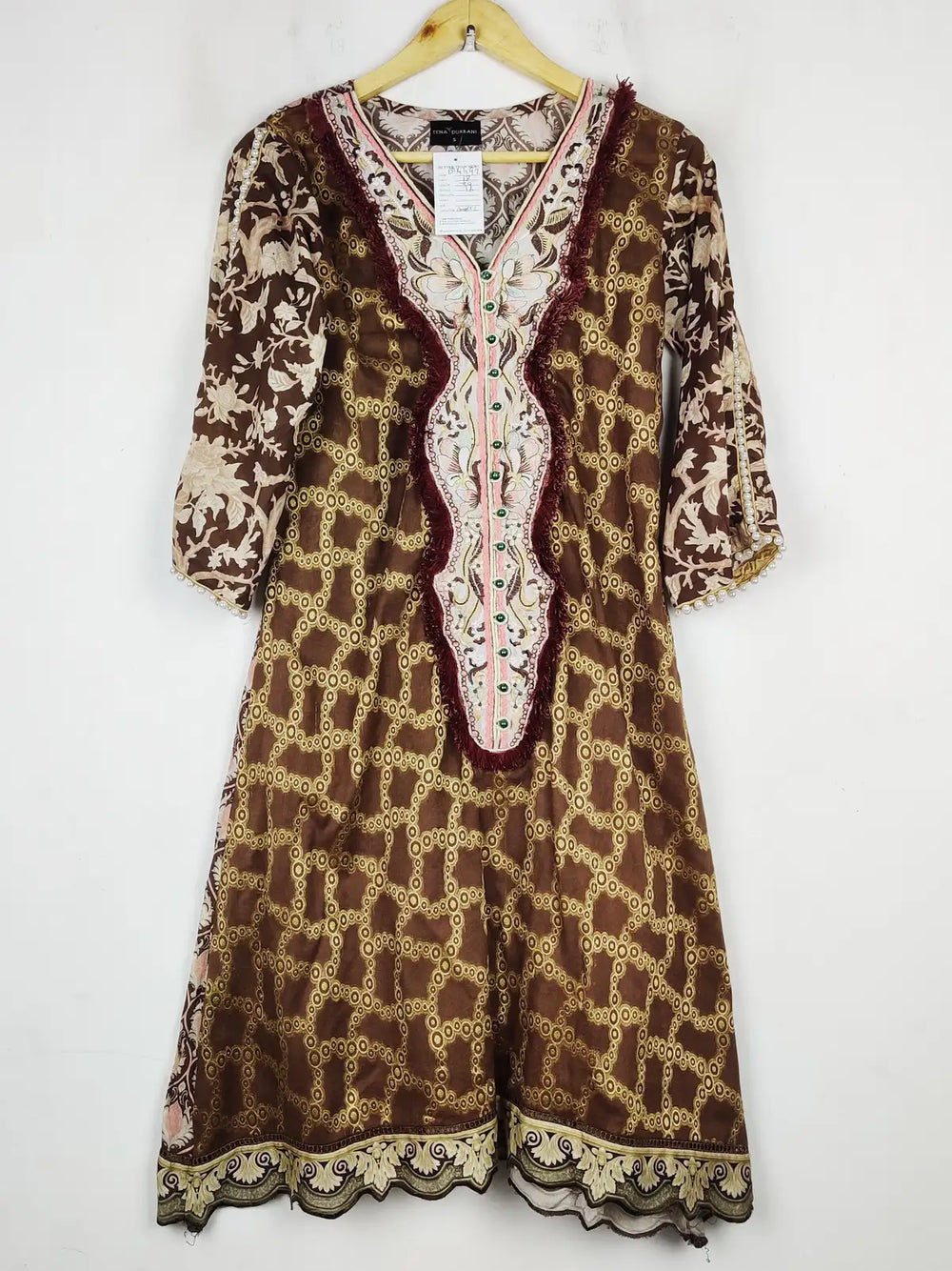 Buy online pre-used pre-loved 100% authentic & Original branded Tena Durrani (BK-4492) available in Pakistan. Top international brands avilable.