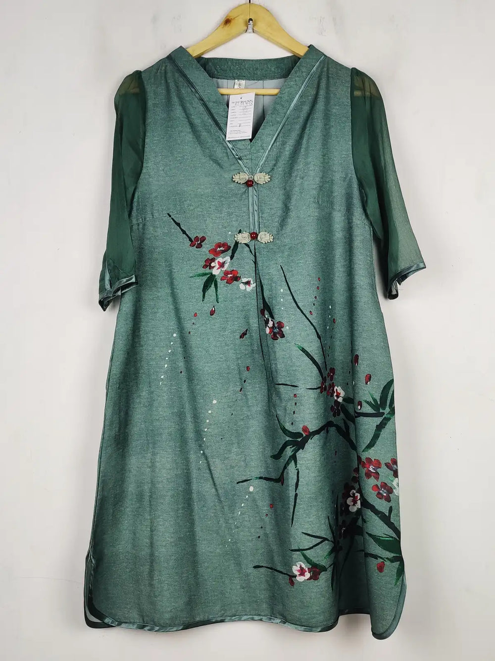 Buy online pre-used pre-loved 100% authentic & Original branded Unknown Brand (BK-4498) available in Pakistan. Top international brands avilable.