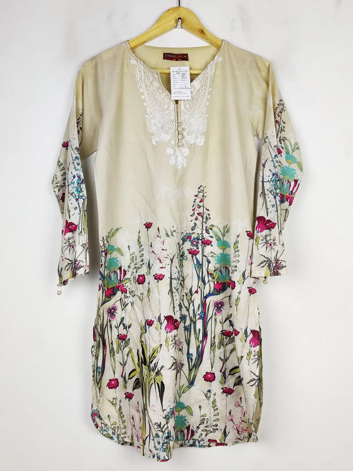 Buy online pre-used pre-loved 100% authentic & Original branded Khaadi (BK-4611) available in Pakistan. Top international brands avilable.