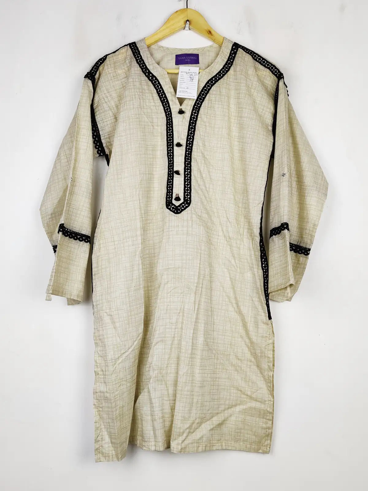 Buy online pre-used pre-loved 100% authentic & Original branded Sana Safinaz (BK-4625) available in Pakistan. Top international brands avilable.