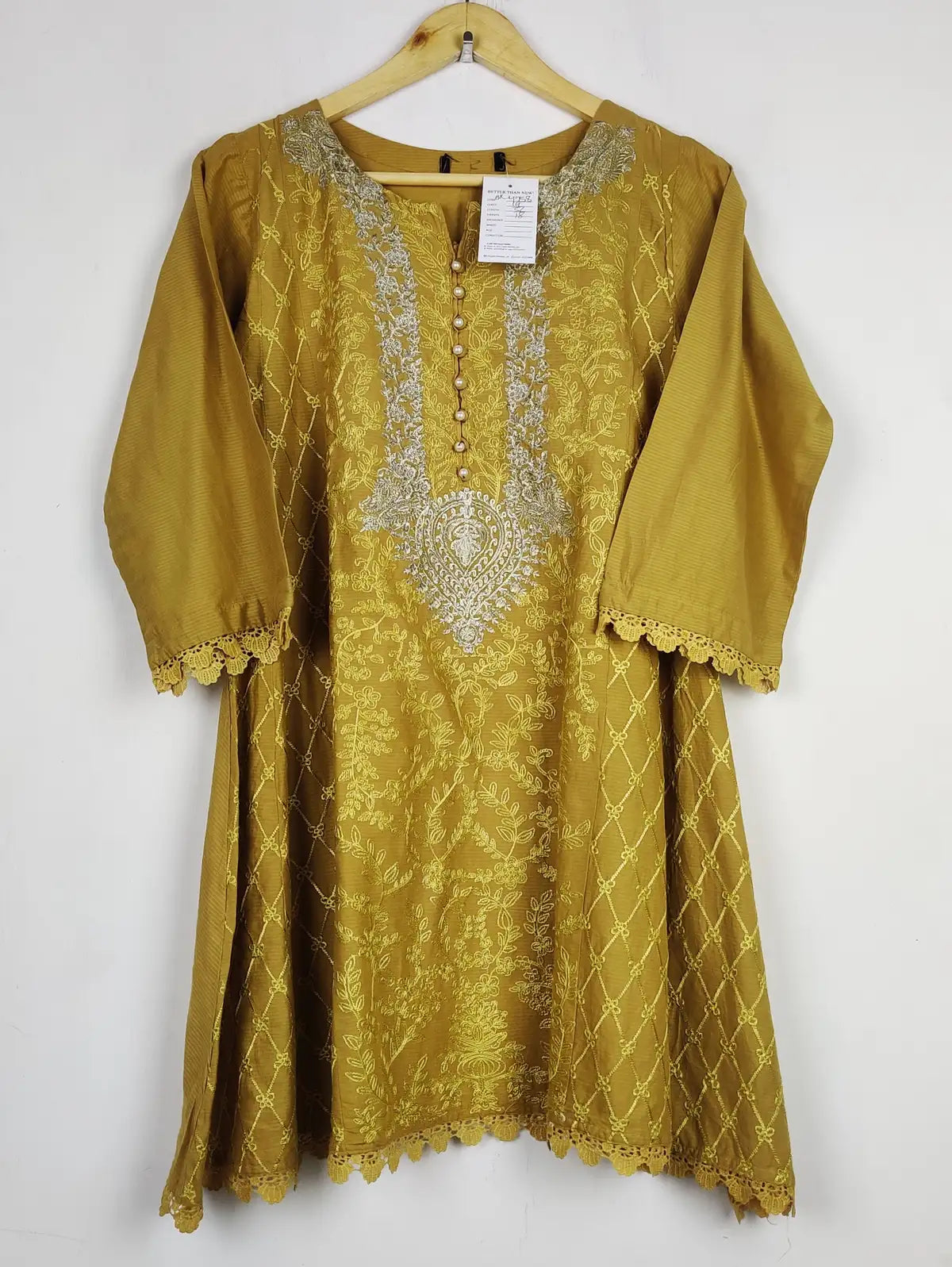 Buy online pre-used pre-loved 100% authentic & Original branded Unknown Brand (BK-4758) available in Pakistan. Top international brands avilable.