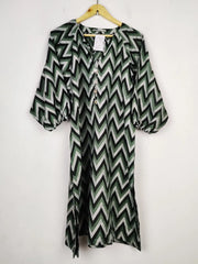 Buy online pre-used pre-loved 100% authentic & Original branded Khaadi (BK-4932) available in Pakistan. Top international brands avilable.