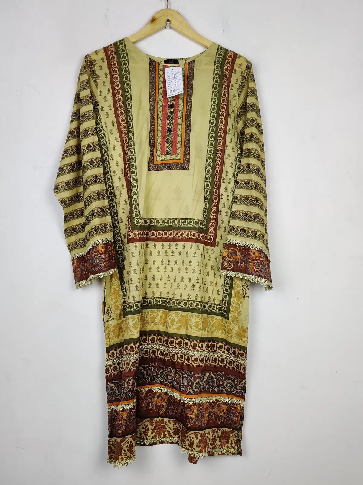 Buy online pre-used pre-loved 100% authentic & Original branded Rana Arts (BK-4950) available in Pakistan. Top international brands avilable.