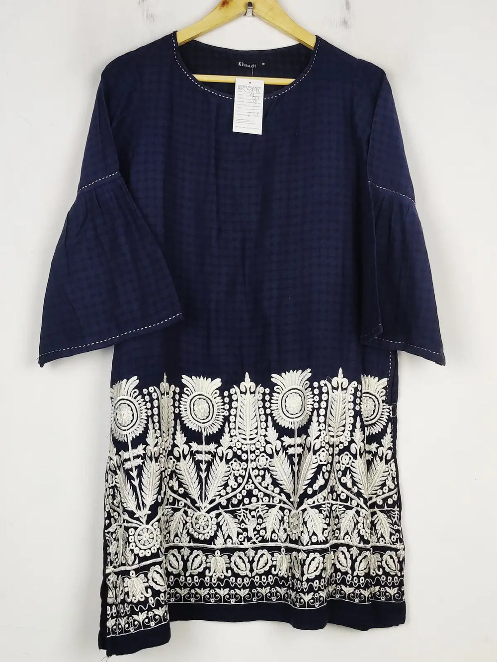 Buy online pre-used pre-loved 100% authentic & Original branded Khaadi (BK-4993) available in Pakistan. Top international brands avilable.