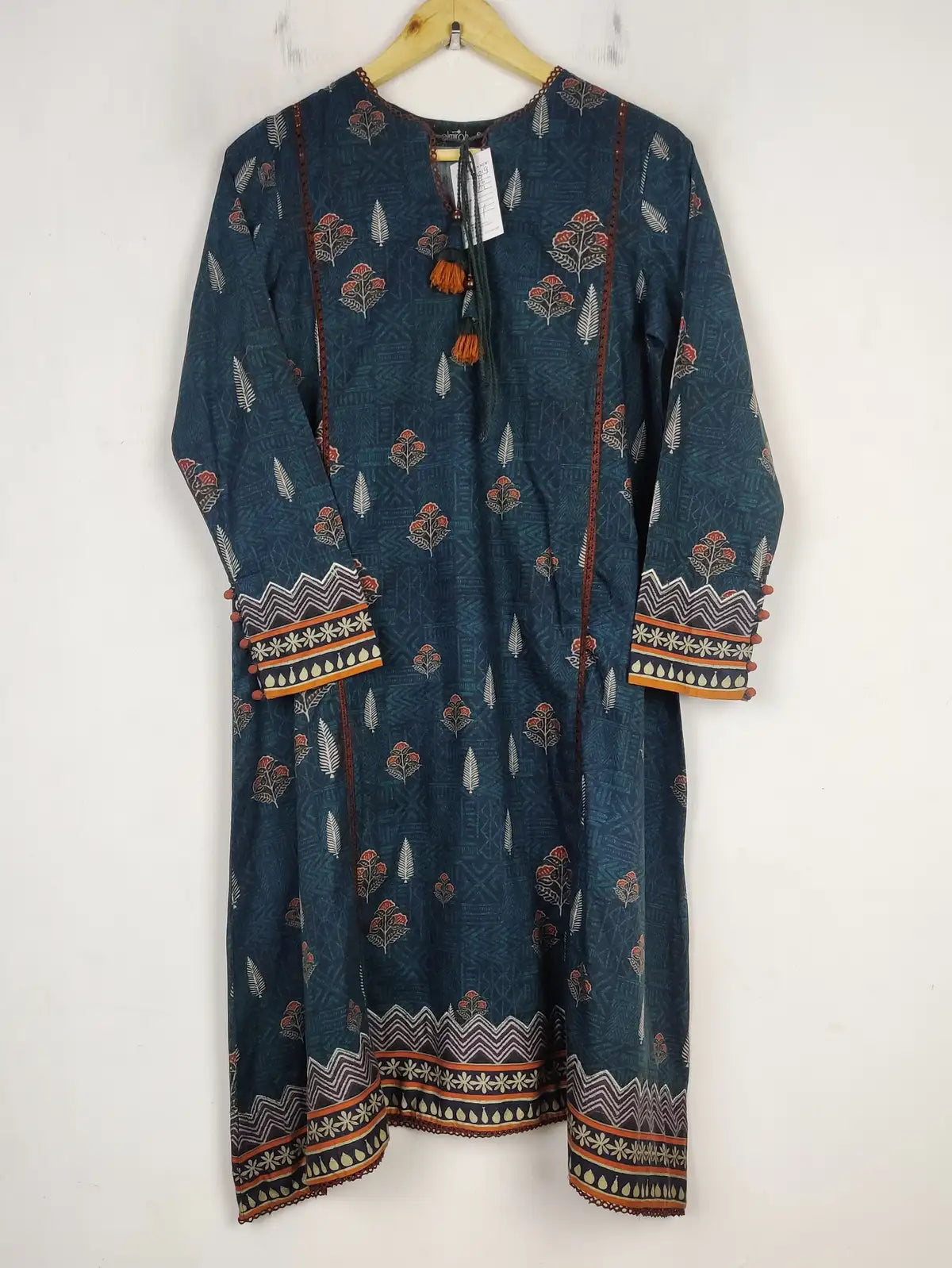 Buy online pre-used pre-loved 100% authentic & Original branded Almirah (BK-5019) available in Pakistan. Top international brands avilable.