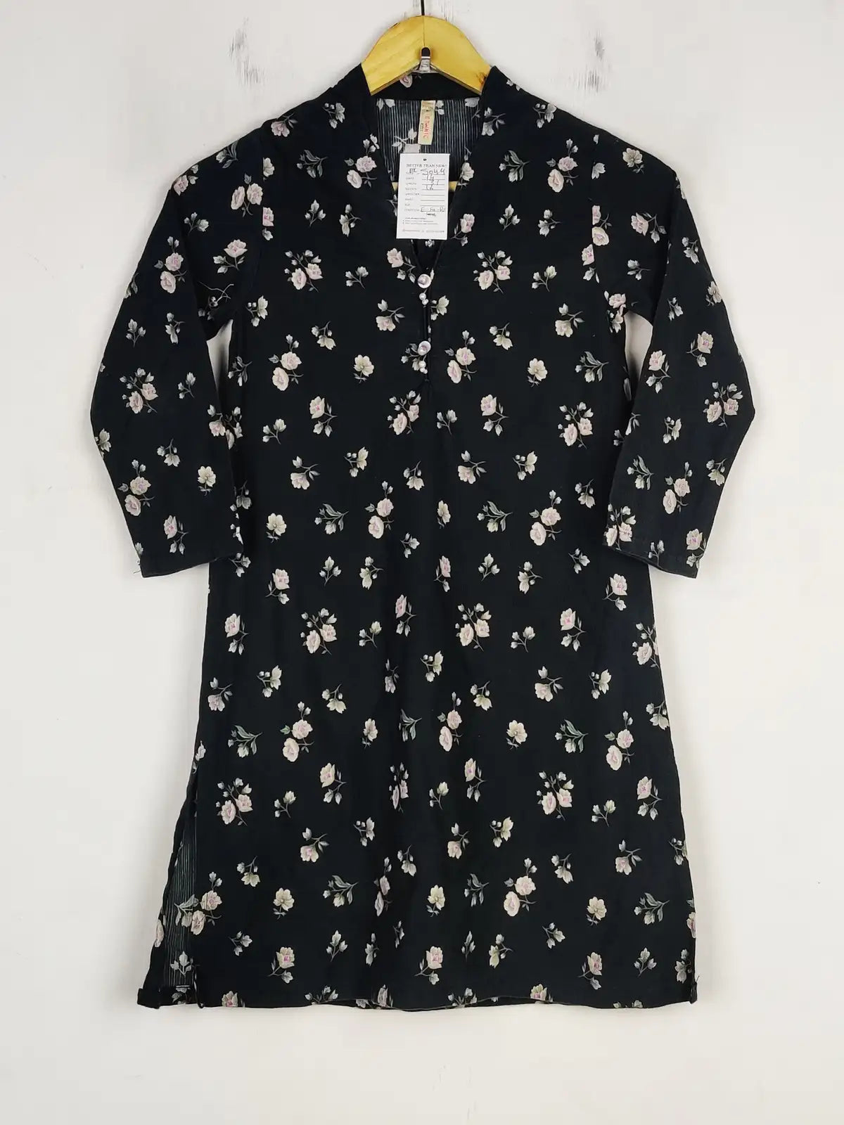 Buy online pre-used pre-loved 100% authentic & Original branded Ethnic (BK-5049) available in Pakistan. Top international brands avilable.