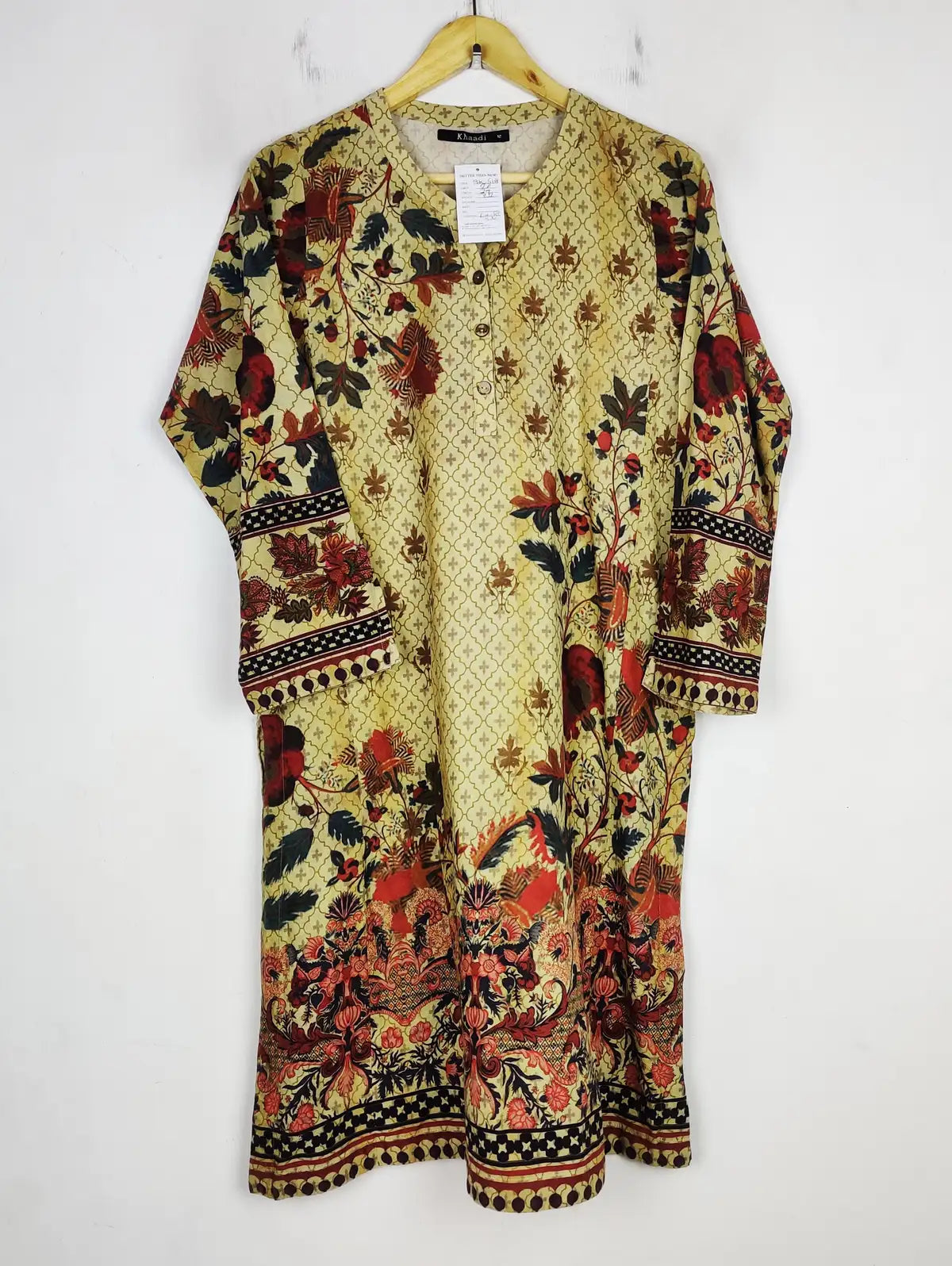 Buy online pre-used pre-loved 100% authentic & Original branded Khaadi (BK-5104) available in Pakistan. Top international brands avilable.