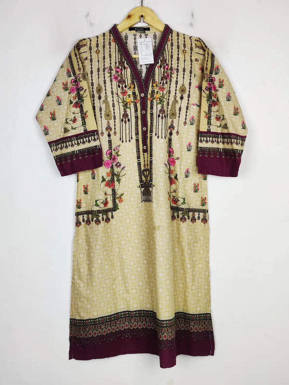 Buy online pre-used pre-loved 100% authentic & Original branded Khaadi (BK-5105) available in Pakistan. Top international brands avilable.